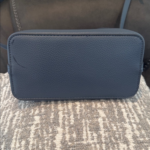 Nanette Lepore Colleen Crossbody magnetic Bag pre owned ink mark on the bottom - Picture 4 of 7